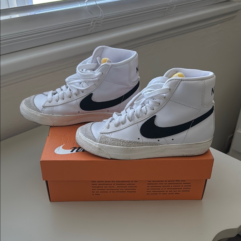 Nike White and Black blazer mid
